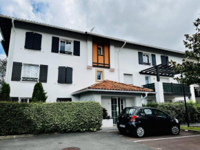 Appartement T2 à Cambo-les-Bains, terrasse, parking, internet - FR-1-495-87